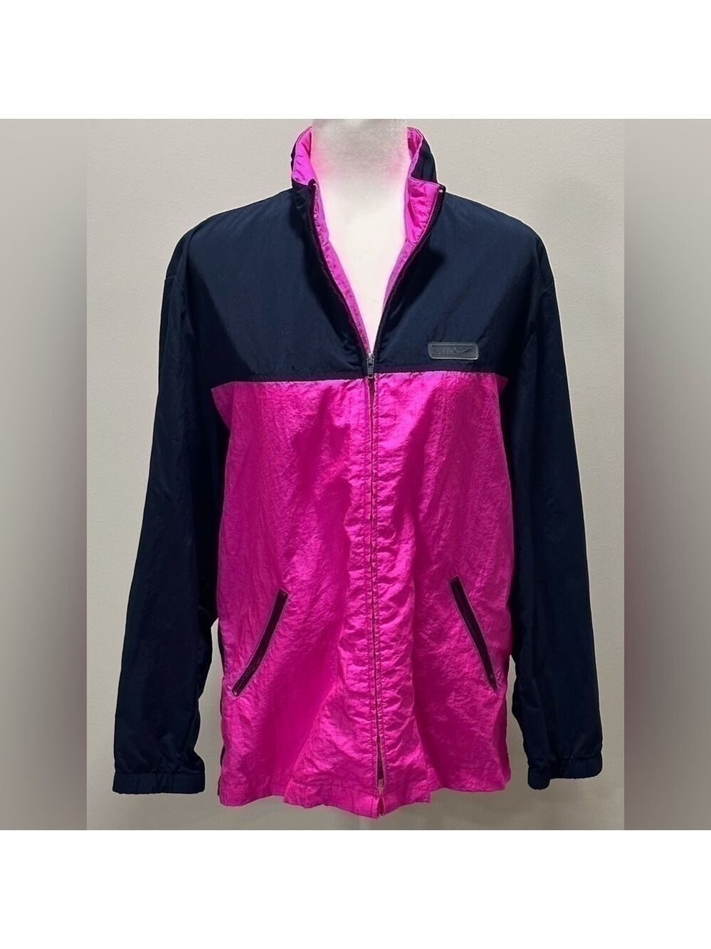 Speedo Authentic Fitness Women’s Windbreaker Black And Pink Size Medium